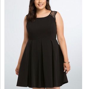 TORRID LACE BACK SKATER DRESS Sz6